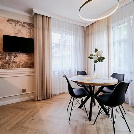 Apartment Laguna Parkowy 1 *