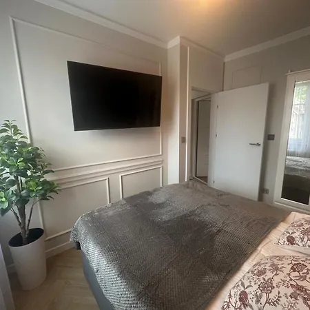 Apartment Laguna Parkowy 1 *
